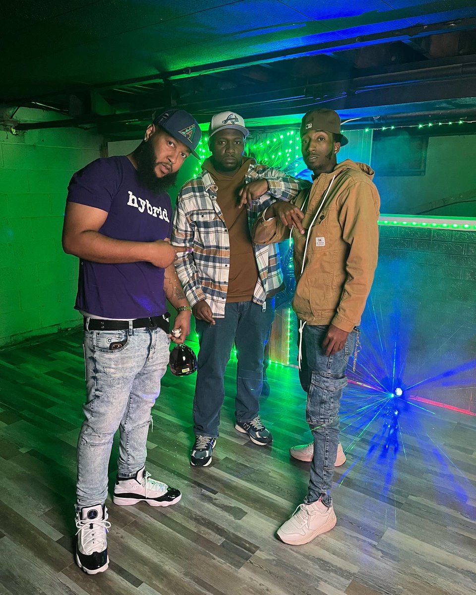 MereMercy's tweet image. 2 vids in 2 days 2 lit … it really was 3 but who’s counting  😅#SameFaces