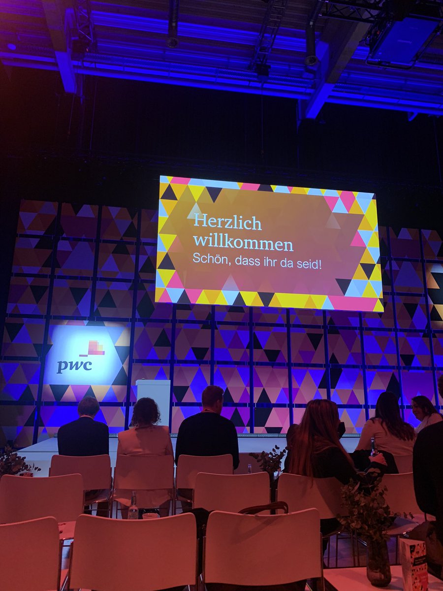 Der erste Tag bei <a href="/PwC/">PwC</a> im Digital Leader Summit 22 hat begonnen. Ich bin sehr gespannt auf die spannenden Keynotes, Panels und Workshops!

 #PWCdigital #Digitalleadersummit2022 #pwc