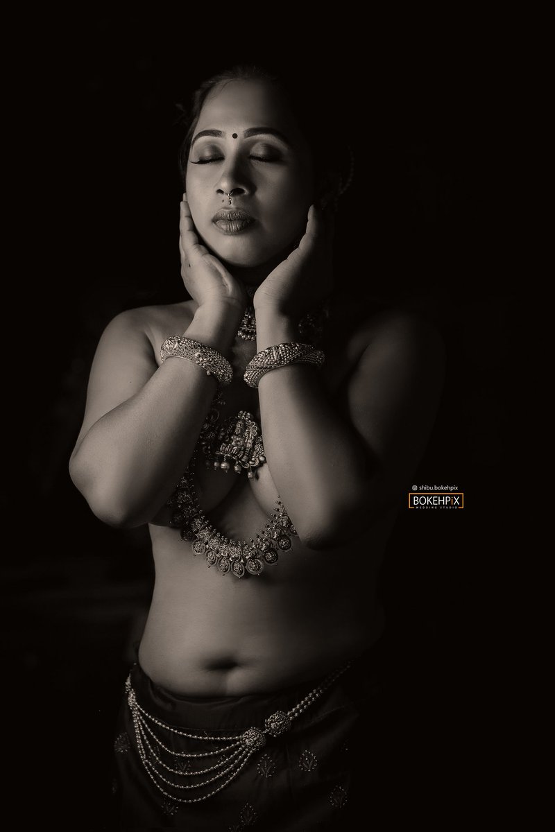 gowri_siji's tweet image. Watch more from this series in...,.
Patreon.com/gowri_mathews
actual.fans/gowri_mathews
mallugoddess.actualfans.app