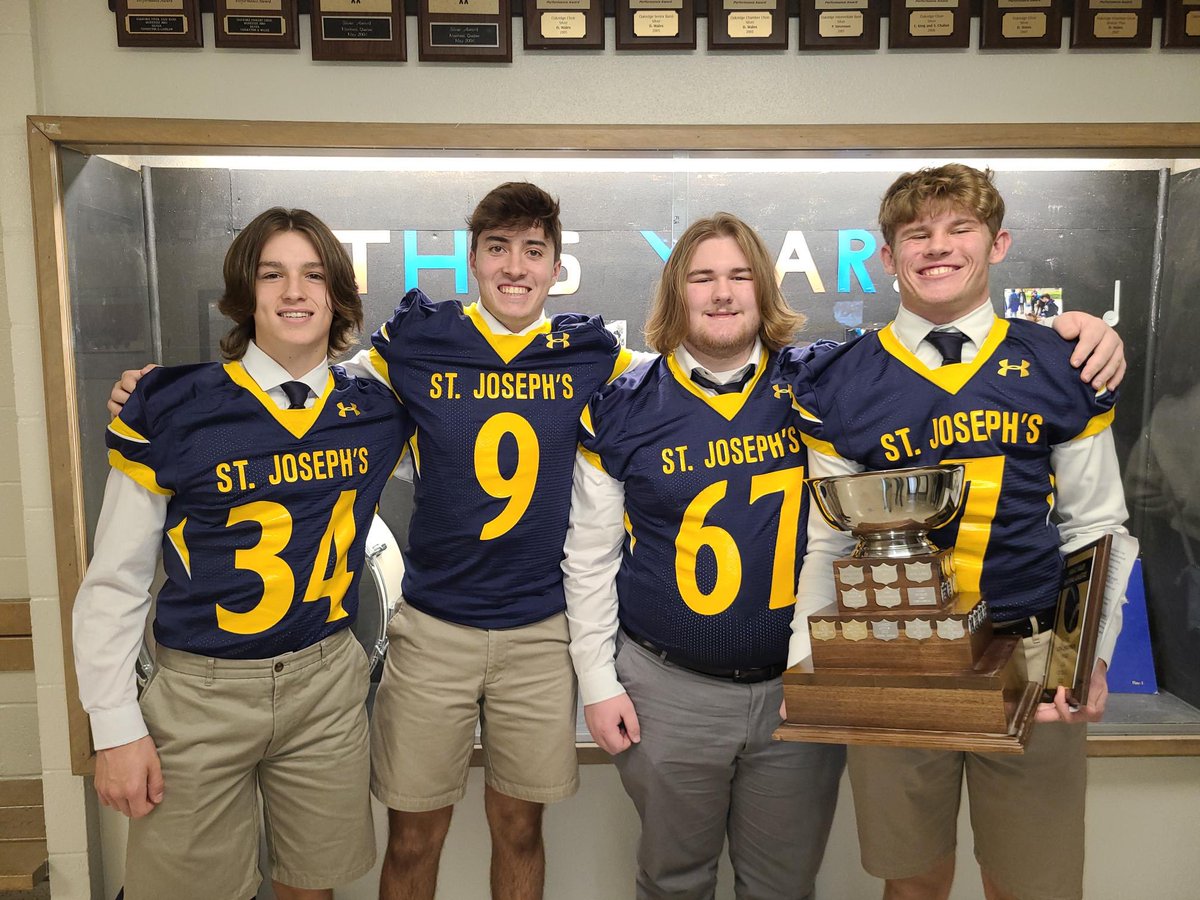 Congratulations to LDA senior football defensive all-stars: Carter Goyeau, Wes McLennan, Will Mantel &amp; Kiean Silva. Special mention to Anderson Award winner Wes McLennan, recognizing high level extra curriculars academics &amp; community service. 
Congratulations!🎉🏈#rampride