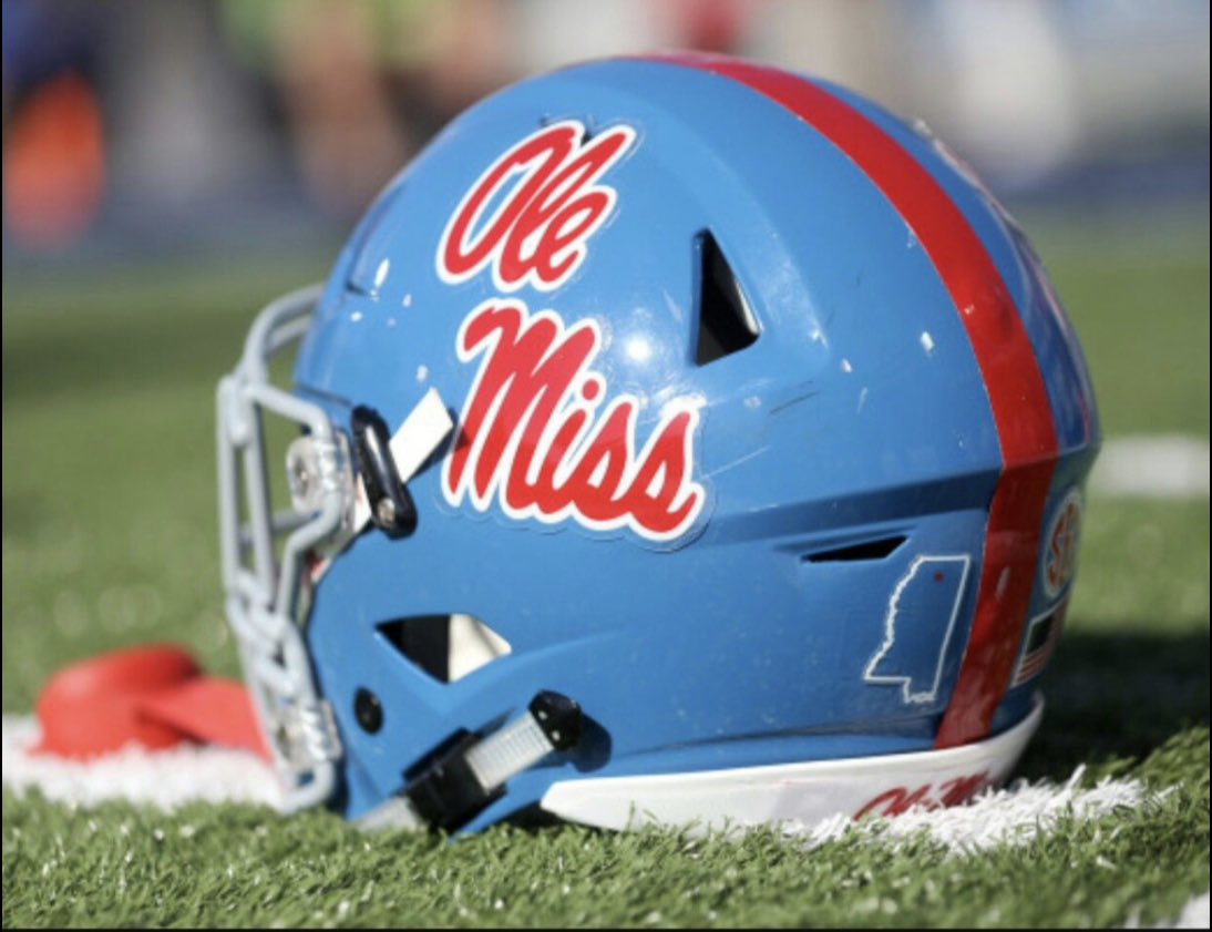 Tyren_PolleyJR's tweet photo. ‼️All Glory to God‼️Blessed and Honored to receive an offer from the University of Ole Miss💙❤️ @CoachMartinezDV @Coach_D_Wilson @TrustMyEyesO @Duncanville_Fb @MikeRoach247 @OleMissFB @CoachCPartridge https://t.co/DWLaoGT3vS