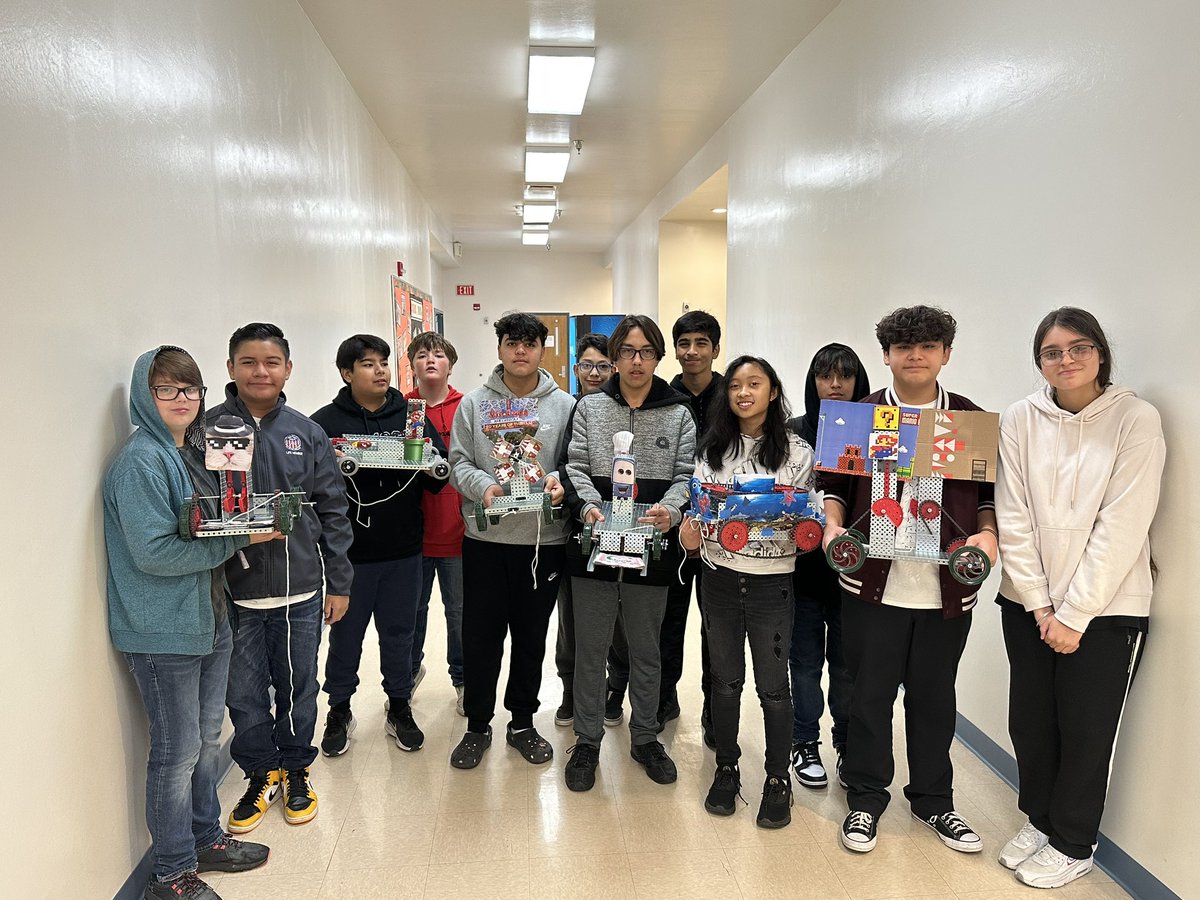 StonecreekJHS's tweet photo. Our first “parade” from our #PLTW Robotics class! These kids put so much work into these amazing projects. #Stampedefamily #Stampede #ThisIsAVID https://t.co/9ZLlpN3uf9