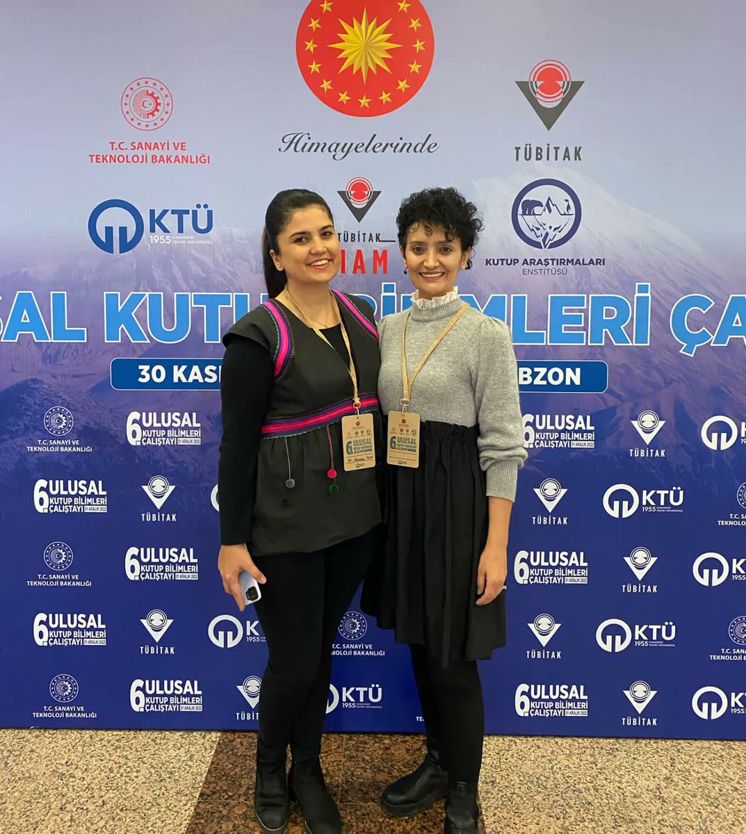 GamzeTuti's tweet photo. 6. Ulusal Kutup Bilimleri Çalıştayı...
Trabzon İl Milli Eğitim Müdürlüğümüzün Kutuplar ve İklim Değişikliği Temalı Ulusal Resim Yarışması Sergisi...
Bildirimizin Poster sunumu...
🐻‍❄️🐧❤️
@Kutup4004 @Tubitak @YavuzTerzi @ferhatdavran @Trabzon_MEM @hbfettahoglu https://t.co/B7RYIYjpPS