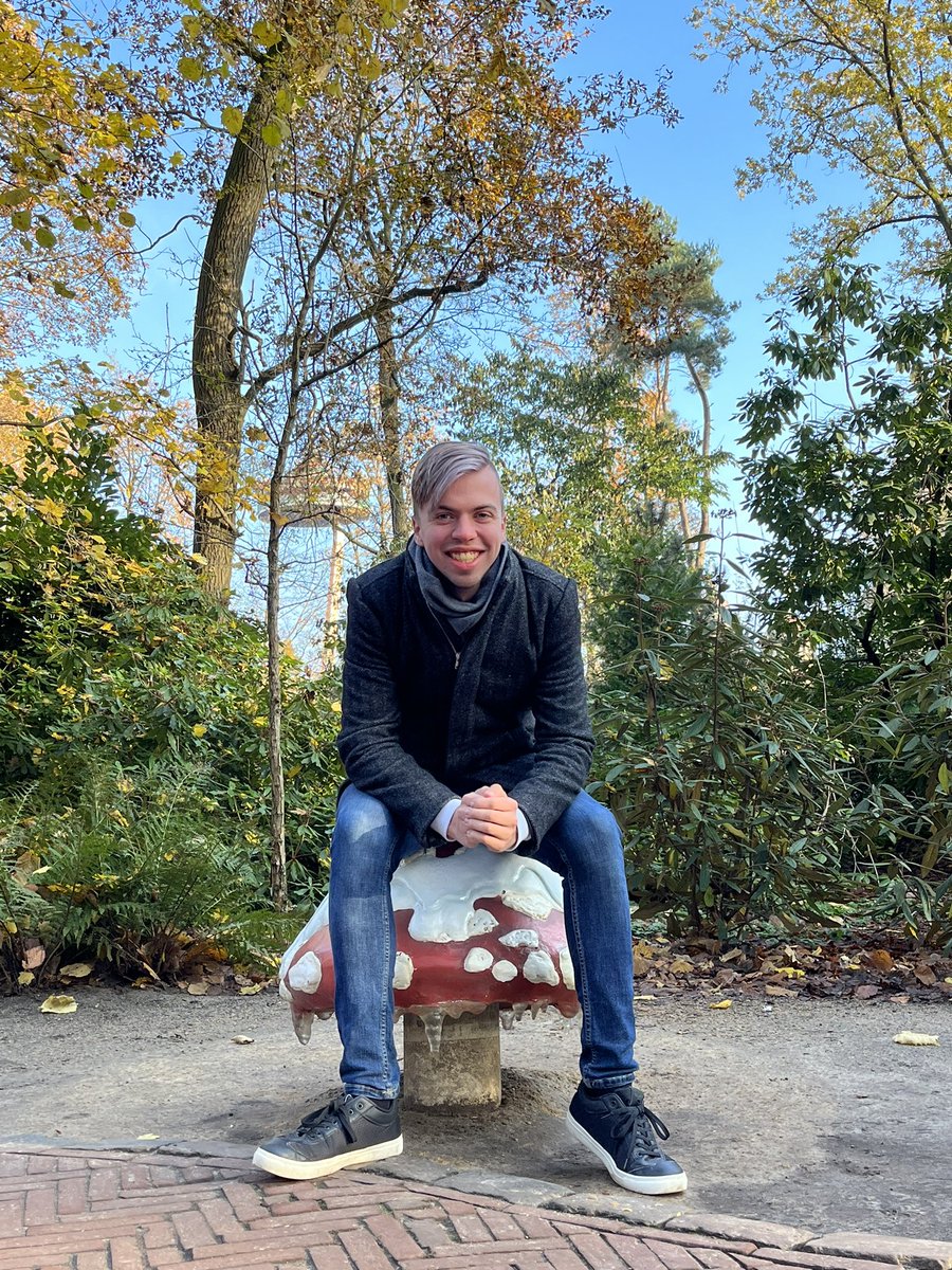 Als je dan toch in de Efeling bent… 🍄 Spot jij de Pagode op de achtergrond?

#Efteling #WinterEfteling #wereldvolwonderen