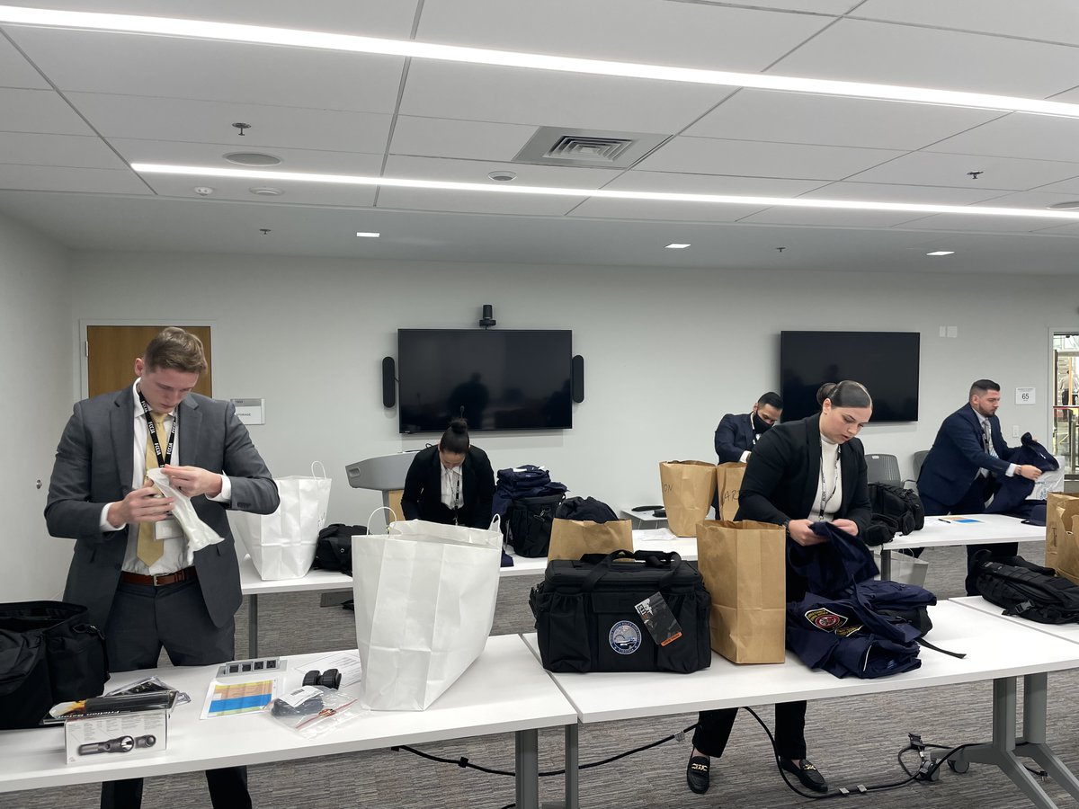 FairfaxCountyPD's tweet photo. This morning, Deputy Chief Reilly &amp; Major Wright of our Criminal Justice Academy greeted Session 83 who start our academy Monday. The 40 recruits make up one of our biggest classes in recent years. Want to be a part of our next class? Visit https://t.co/7bP26QBdUw https://t.co/8iIwjjpAyT