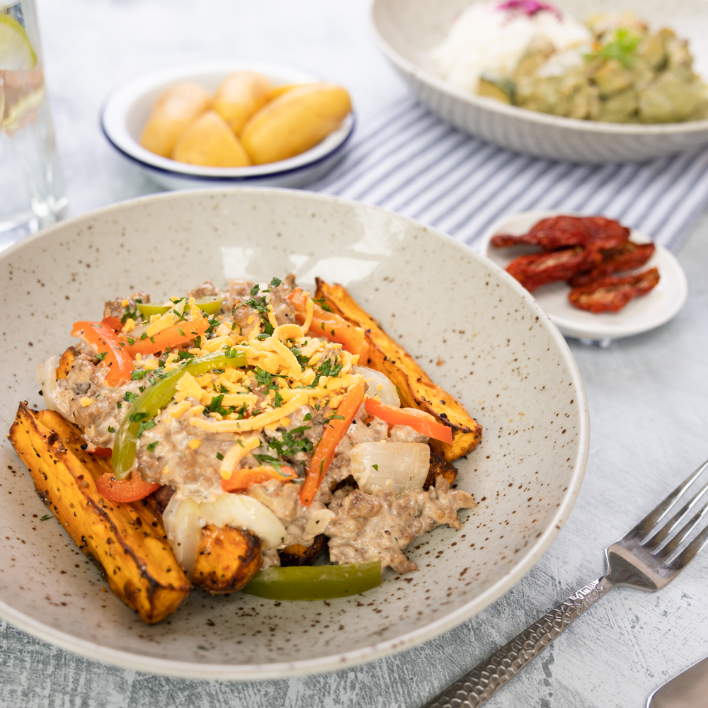 Do you have a favourite takeaway? Our Lean Beef Taco Bowl is much healthier than any takeaway! At 490 calories and 16g of fat, this fake-away is sure to help you stay on track and reach your health and fitness goals. 

#ourmissionisgoodnutrition #healthylifestyle #mealprep