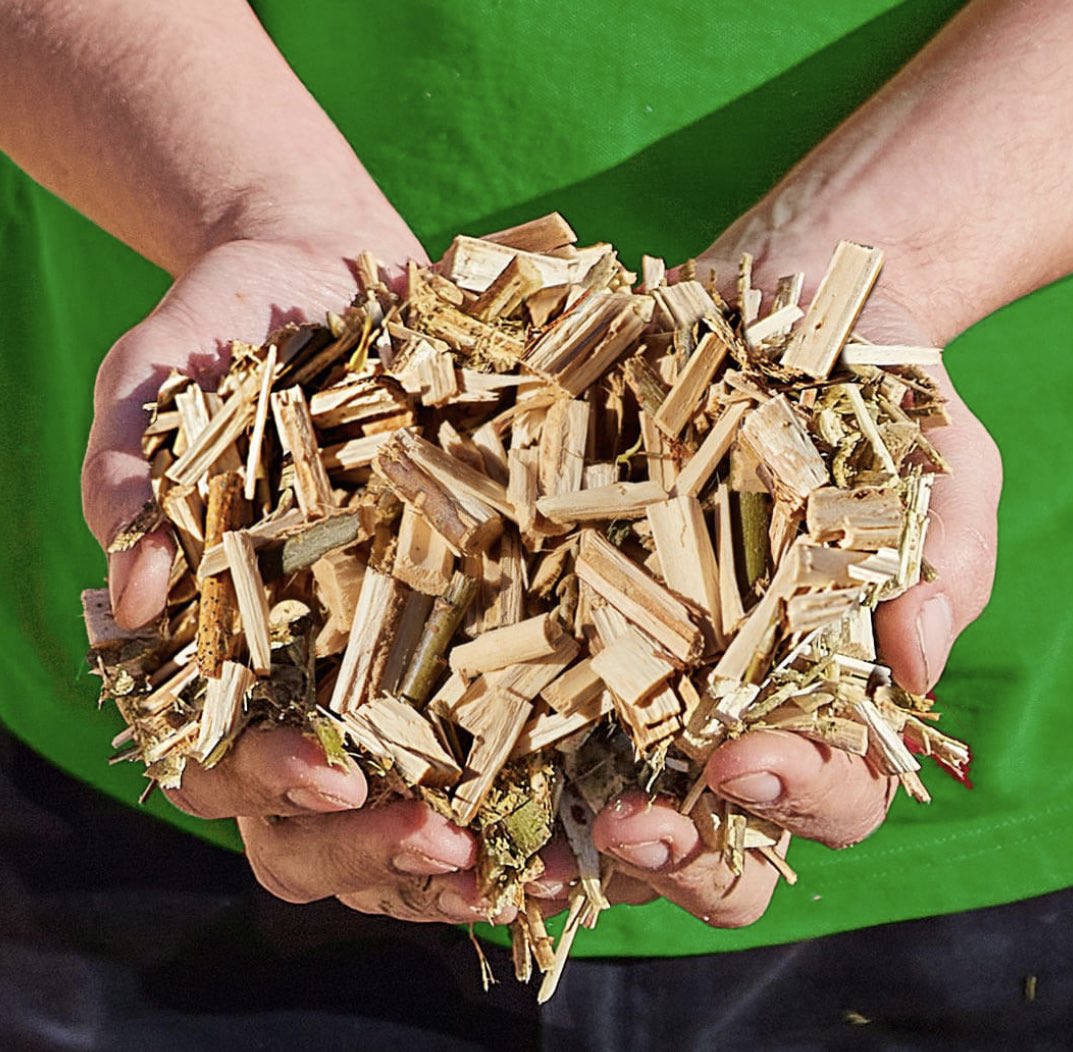 EnergyCropsUK's tweet photo. Winter is on its way! Don't run out of woodchip - take advantage of our premium quality, locally sourced, BSL and Woodsure approved woodchip for your boiler. https://t.co/sMb8Wr3PoW