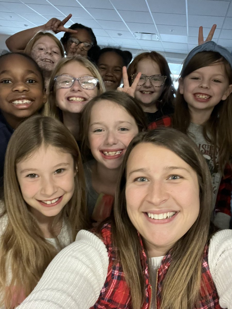 Ms. Hailey Naftel (@naftelinthird) on Twitter photo Check out my lunch bunch this month. These kiddos read 280 minutes during their free time at home throughout November. Way to go! <a href="/RichPondElement/">Rich Pond Elementary</a> Check out my lunch bunch this month. These kiddos read 280 minutes during their free time at home throughout November. Way to go! <a href="/RichPondElement/">Rich Pond Elementary</a>
