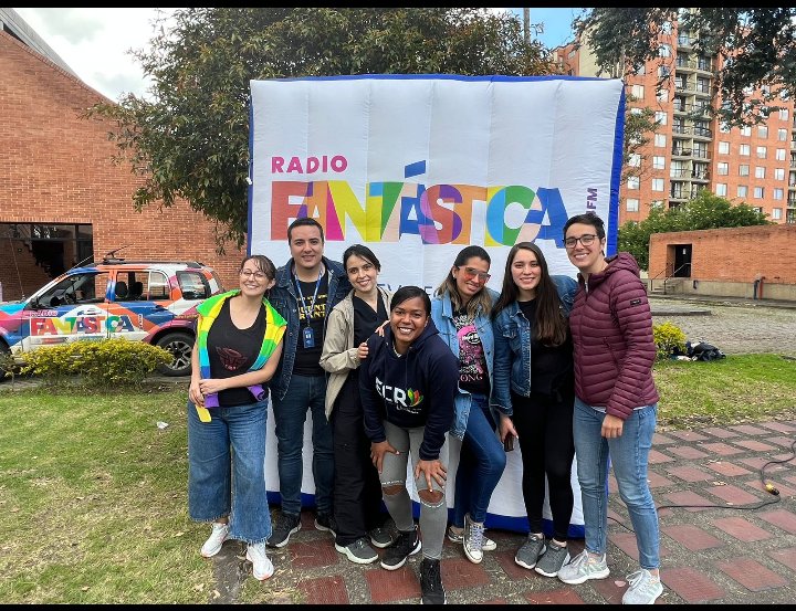 Smlatorrec's tweet photo. La @ECReducacion celebrando el día del terapeuta ocupacional con @fantasticaco 🥳🥳🥳 https://t.co/KB5NRFiPDt
