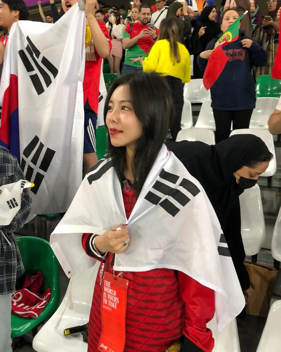 wheeix's tweet image. that kpop girl who brought luck for her country to win. south korea’s muse JUNG WHEEIN