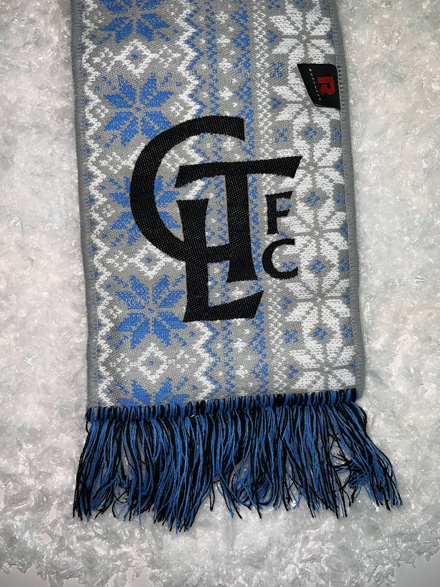 Our December Scarf of the Month just dropped in the Team Store and it’s got us in the holiday spirit. RT to win one! I’ll DM the winner tonight at 6p. ☃️⚽️❄️