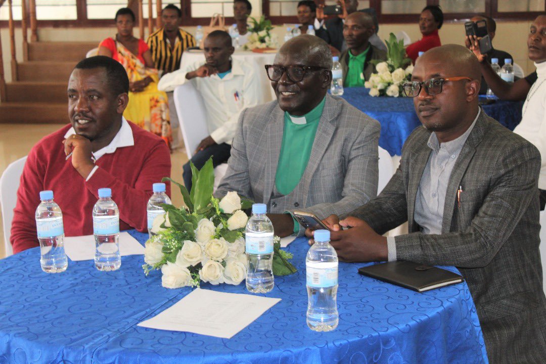 peace_pdn's tweet photo. Through the partnership between @WFP and @mccpeace, today we attended the graduation ceremony of a 4-week training on conservation agriculture, GAPs and facilitation skills. Our staff, @ni_neza was part of the team that facilitated the training. https://t.co/Mk5LdamrSI