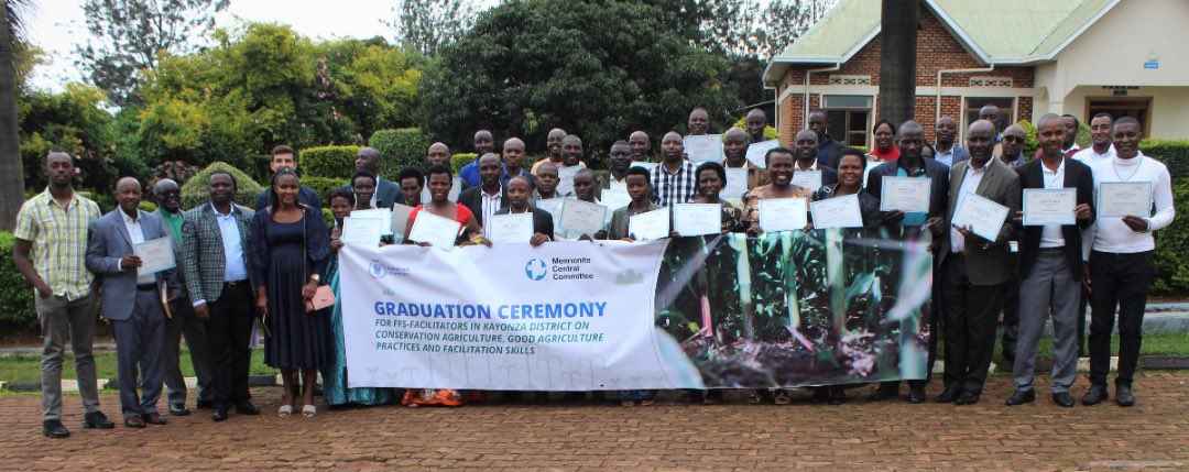 peace_pdn's tweet photo. Through the partnership between @WFP and @mccpeace, today we attended the graduation ceremony of a 4-week training on conservation agriculture, GAPs and facilitation skills. Our staff, @ni_neza was part of the team that facilitated the training. https://t.co/Mk5LdamrSI