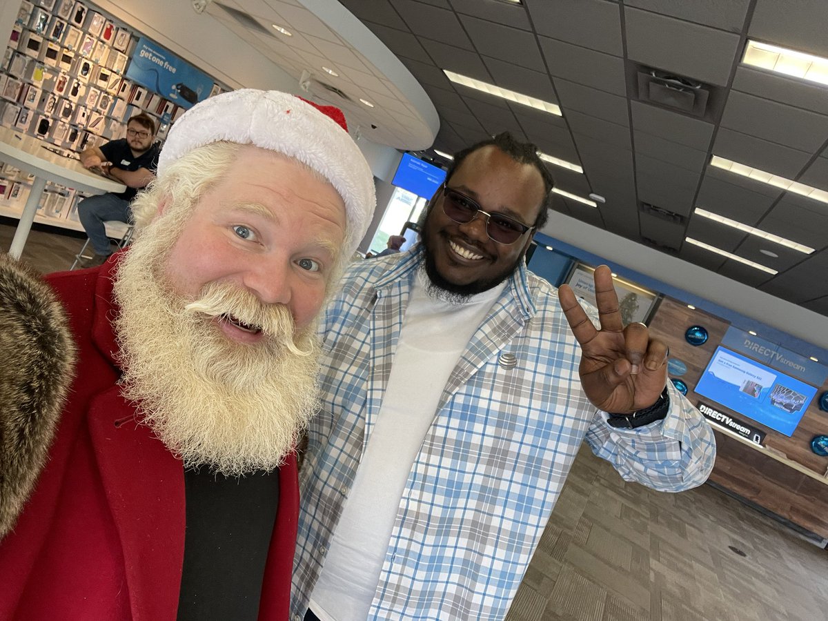 CorkinsCaleb's tweet photo. Today…. Little Creek got a FirstNet Santa visit @Shawn6222 #FirstNetSanta https://t.co/YZU1TUz8tN