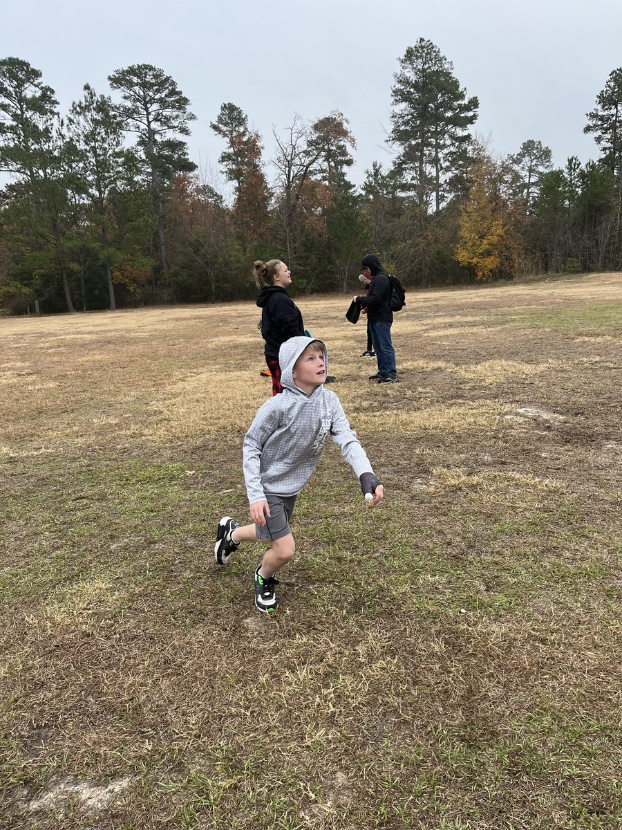 MsDuzich's tweet photo. A little rain couldn’t stop us @VaughnElemFISD @5thgradecamp22 https://t.co/UX0AGLjhG2