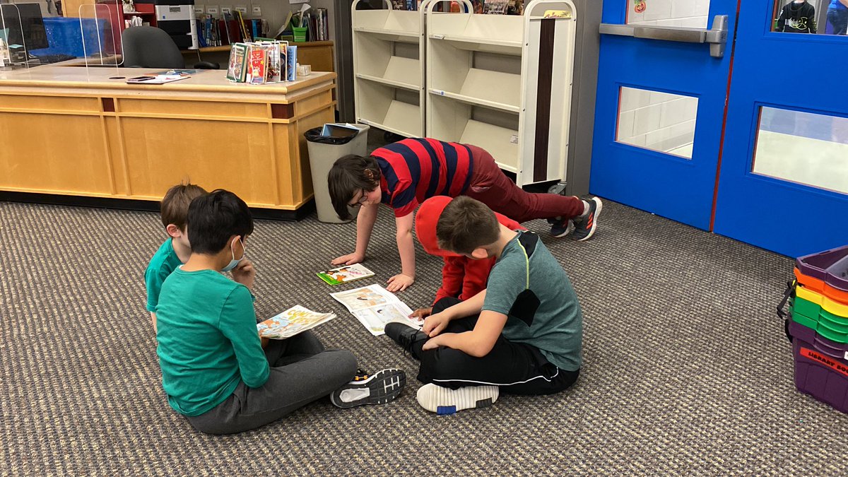 MrsVarvaresos's tweet photo. Reading buddies with our JK/SK friends. @BerriganSchool https://t.co/CTjAz7jVPh