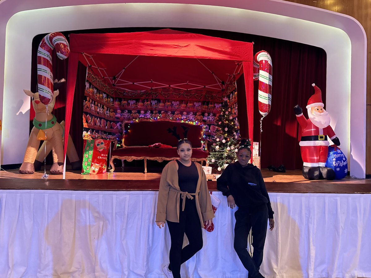 Wandsworth Winter Wonderland! ❄️🎅🏻🎄☃️ We are ready to bring some Christmas festive cheer to our care experienced young people. One of our fav events of the year with some of our Click Plus Elves helping out! #clickfam #wandsworth