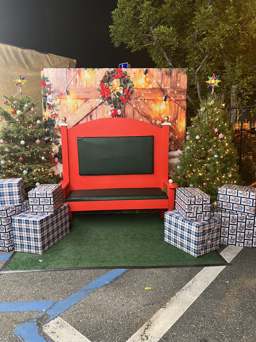 Welcome to the Commerce Home Depot Winter Wonderland Treelot 2022❄️☃️