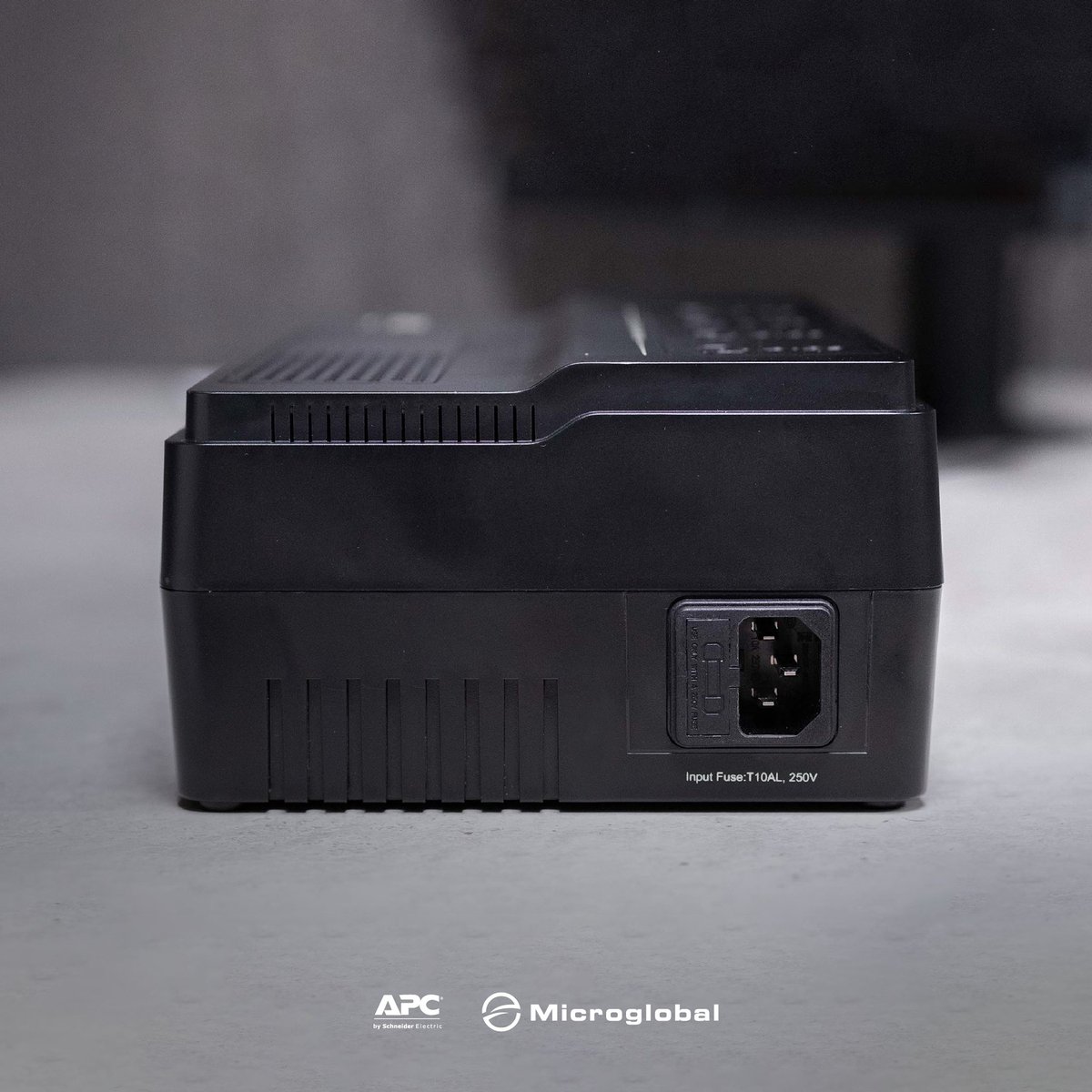 Con este producto de APC vas a poder mantener tus equipos electrónicos a salvo cuando ocurran variaciones en la línea eléctrica.

Incorporalo en tu negocio y convertite en reseller > lnkd.in/gjxN_4pb

#Microglobal