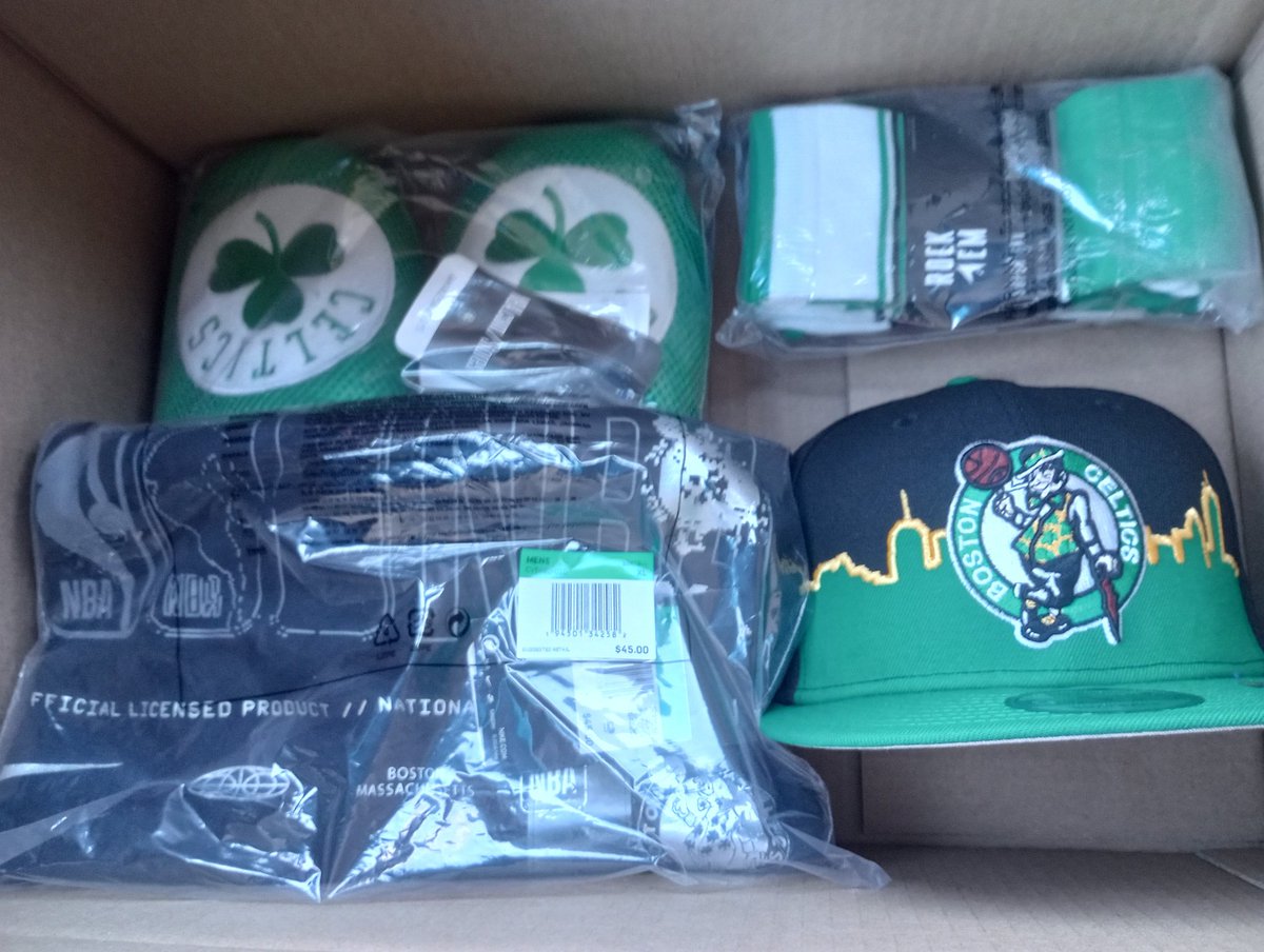 CelticsForum0's tweet photo. Shipper just sent me this pic... Celtics merch going out today to four (4) winners!

Looks like it's the C's hat, socks, long sleeve t and slippers. 

Everyone plz like/RT to spread the word https://t.co/h63JAvSmxK