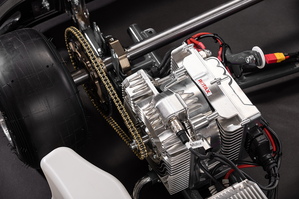 eKartingNews's tweet photo. New engine is set to hit the market in 2023. @rotaxkarting introduced the E10 engine during the Rotax Grand Finals. All-electric engine is for racers from ages 6 and beyond, including adult club racers.

https://t.co/KqWca1Llb7

#Rotax #BRPRotax #E10 #Ekart #RaceRotax #karting https://t.co/JHRi85jnFA
