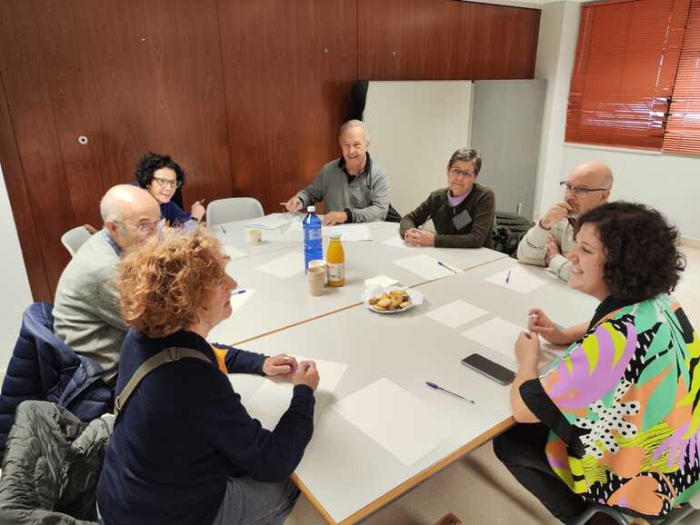 OngizateEJGV's tweet photo. 🔜#HelduakZabaltzen busca trasladar a otros municipios de #Euskadi experiencias piloto desarrolladas en Eibar y Erandio
🔝Para facilitar #digitalización, #transformación y #adaptación del modelo de #CentrosSociales de #personasmayores
🤝 @euskofederpen 
👉https://t.co/qGtuZdJKHq https://t.co/B1NnwRdNQ3