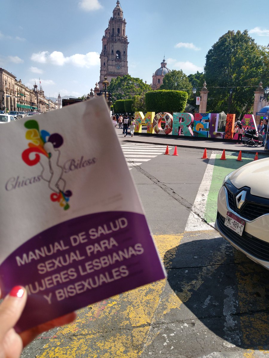 ChicasBiLess's tweet photo. Nuestro Manual de Salud Sexual para Mujeres Lesbianas y Bisexuales está en Morelia 🤗

Hoy en el marco del #DíaContraElVIH, estuvimos presentes en el Festival de @cuorummorelia 👩🏻‍🤝‍👩🏽 @Gleeden ☺️

#ComunidadChicasBiLess #ManualSaludSexual #MujeresBiLess https://t.co/1ILY7IfriE