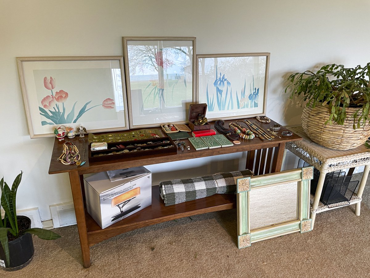 AaronSiepierski's tweet image. We've got some interesting finds here at our estate sale!

📍 15450 Windmill Pointe Dr Grosse Pointe Park, MI 48230

Among the items up for grabs are a stone axe head, signed pottery pieces, pottery ocarina, Palestinian embroidery, and much more.

#interesting #uniquefind