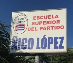 aleyda30621285's tweet photo. Hoy celebramos el 62 Aniversario de la creación del sistema de escuelas  del Partido creadas por #Fidel @RafaelAnap @torres_iribar @RGZapata500 @JorgeWilsy @ArevalosFranky @MarielisRamir17 @YeseniaVinajera @RachelBeltran48 @MaritzaANAP https://t.co/T88bG3hMTZ