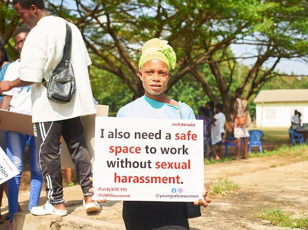 YoungUrbanWomen's tweet photo. #16DaysOfActivism Day 8
YUWM VOLTA took their activism to the farmers day celebration grounds in Adaklu and Ho Municipality.
Violence can happen to anyone irrespective of their work. Farmers and workers in the Agric sector are not exempted.
We will not keep quiet
#YUWMovement https://t.co/j4KpYhcB9T