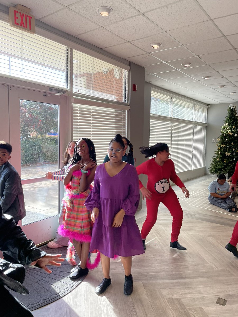 principal_dee's tweet photo. Miller Fine Arts Theatre students (and principal), under the tutelage of Ms. Charity Hamilton, KILLED IT! See you tonight at 7, tomorrow afternoon at 2, or tomorrow evening at 7 at the Douglass Theatre. All I can say is….Prepare to be WOWED!!! #Built4Bibb #GreatnessHappensHere! https://t.co/lqpiwo2Ry5