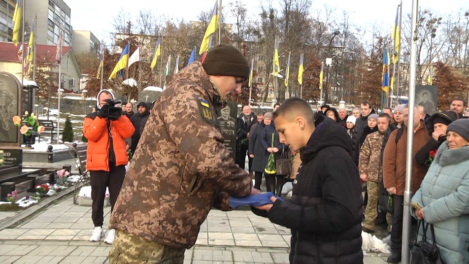 В Житомире уже просто нету мест на Городском Центральном Кладбище...02.12.2022
t.me/Tatarinov_R