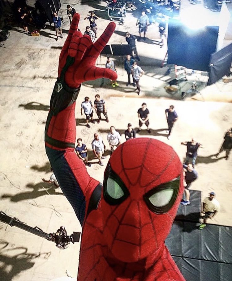 RT @_Earth_199999: Tom Holland’s selfie on the Spider-Man homecoming (2017) set https://t.co/l6zsVmd2qm