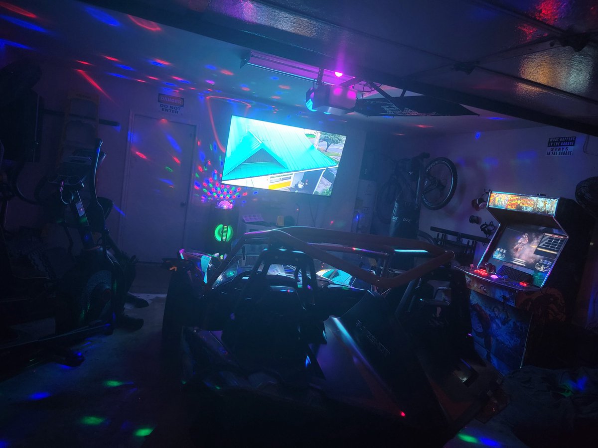 eccocade#8866 tweet media