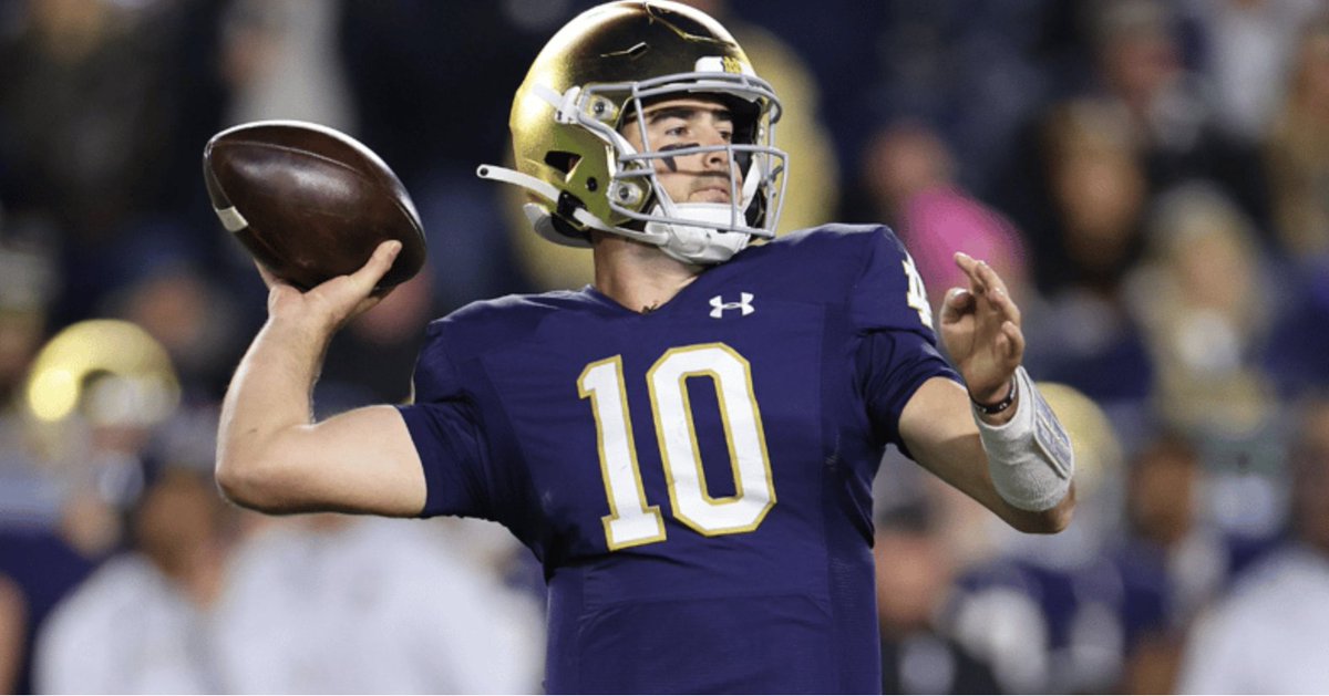 BGInews's tweet photo. Notre Dame quarterback Drew Pyne will enter the transfer portal, according to multiple reports https://t.co/Uf8gnjX9XR https://t.co/PfjuSfP9l1