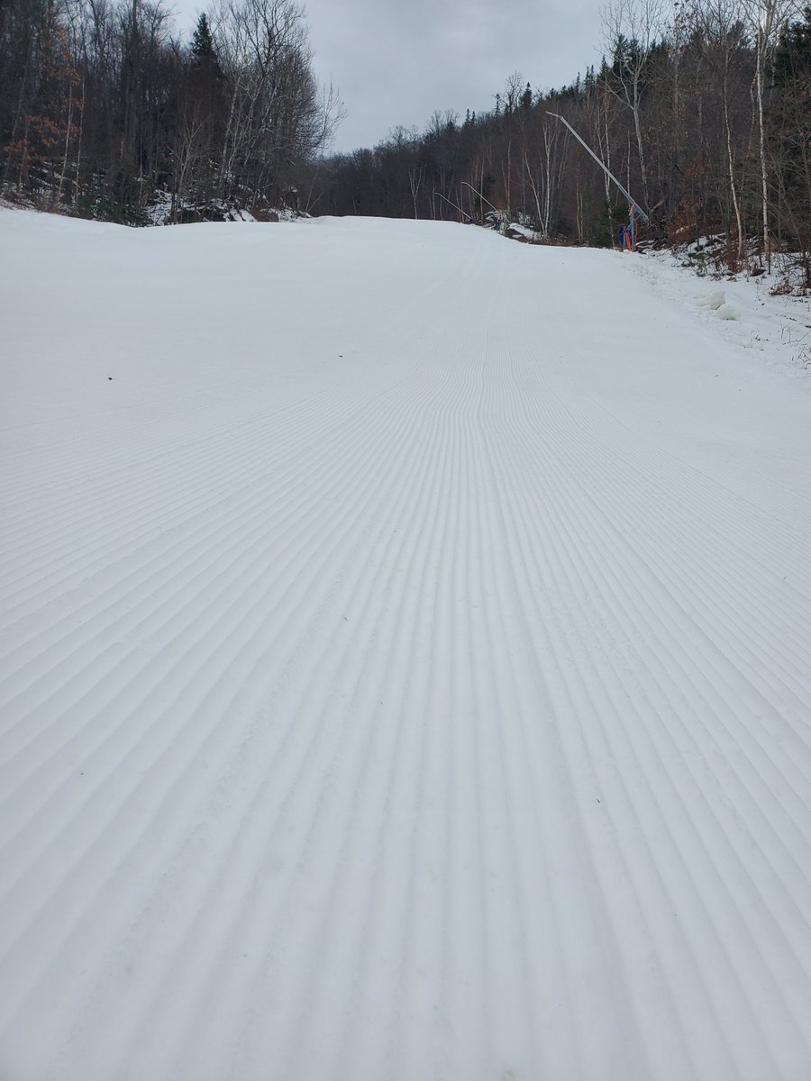 MontSteMarie's tweet photo. We are open for skiing this weekend Saturday and Sunday 9-4pm. It was just groomed and looks fantastic https://t.co/OEFzuNFaMQ