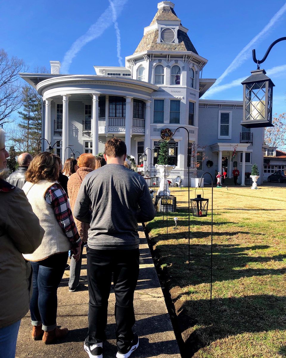 visitpkb's tweet image. Throwback to the 2019 Julia-Ann Square Victorian Christmas Homes Tour! This annual tour will be back up and running Dec. 2nd-4th. Tonight is sold out, but you still have 2 more opportunities. Get tickets at greaterparkersburg.com under the events tab.