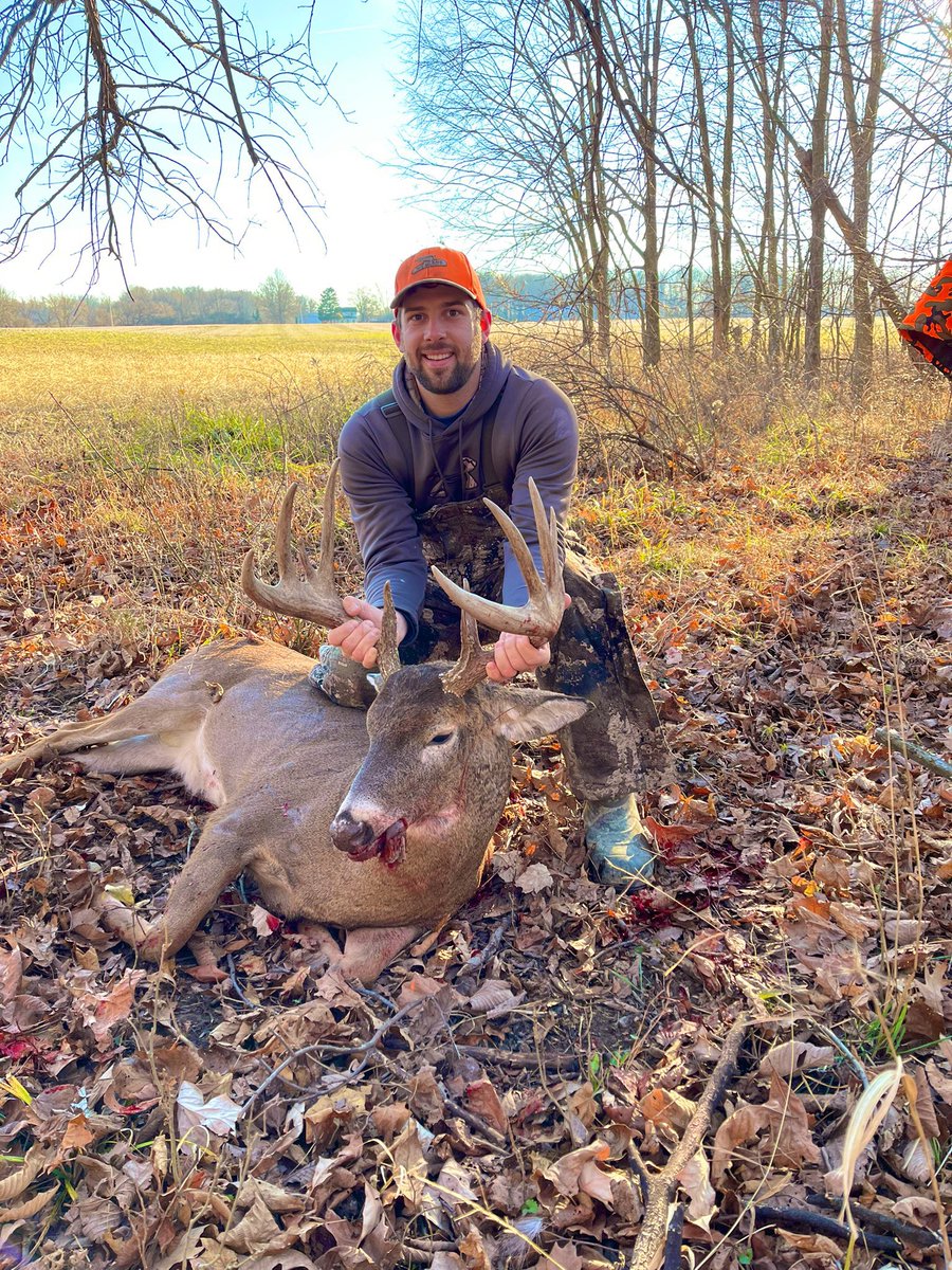 Grandpas_Place1's tweet photo. RT @PattyRLove: Caught today First Hunt With my Son 
#hunting
#whitetail #bowhunt #archery #texashunting #monsterbuck #wildlife #booneandcrockett #popeandyoung #deerhunting #hoytarchery #asiogear #team200 #moonguide #blackeaglearrow #missionwhitetail #oz… https://t.co/8lhdPUr6hy