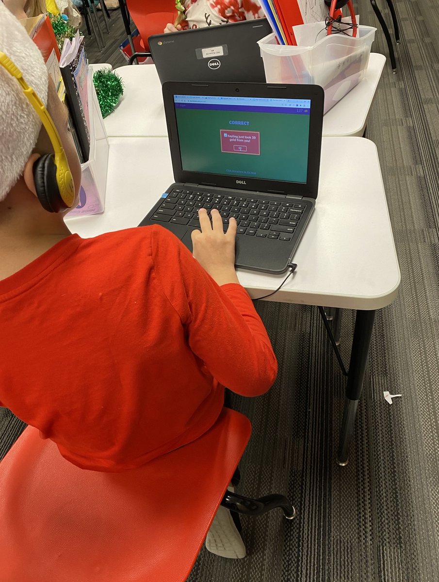 ReadWithMrsHead's tweet photo. Using @PlayBlooket to reinforce learning Text Features.
#broncotech @BroncoTech https://t.co/fGNpfk72GM