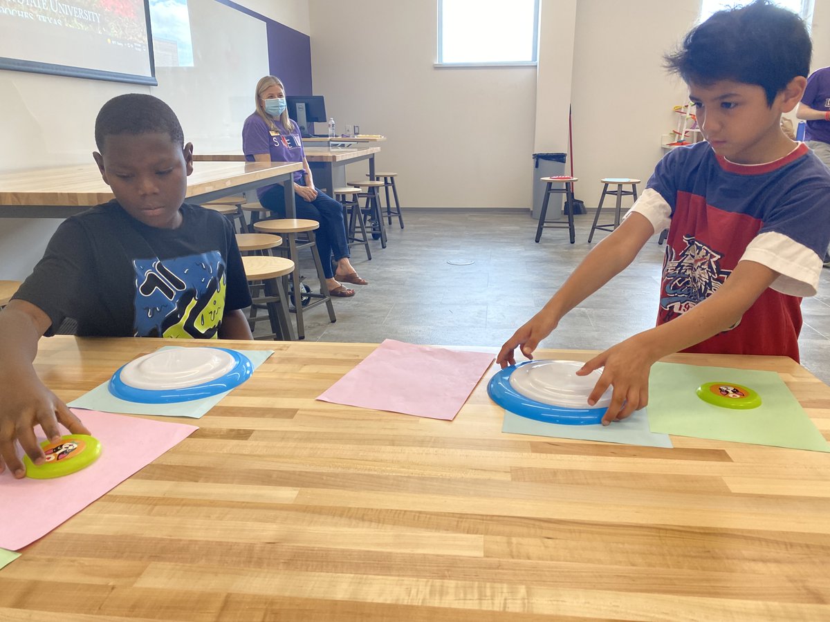 SFASTEMcenter's tweet photo. Boys and Girls Club students from Lufkin developed their problem-solving skills, learned about pill bugs, and had a blast building and testing their water rockets!

#SFASU #STEM #ComputerScience #Puzzles #Biology #PillBugs #Engineering #Rockets #BoysandGirlsClub #ColeSTEMBuilding https://t.co/AVCP2siwzm