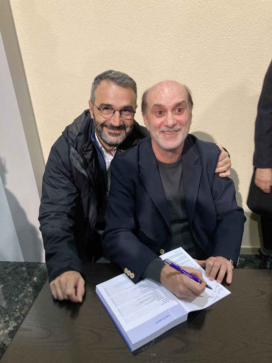 Hoy es un gran día !
Tenemos a nuestro disposición un excelente Manual de dolor crónico en la mujer, coordinado por el Dr Nohales. Gracias Paco!!!