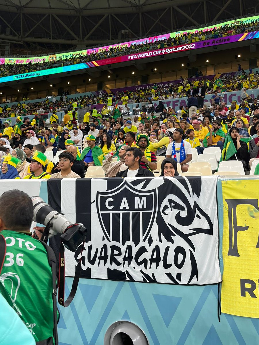 thiagonoggueira's tweet photo. Coleção de bandeiras do @Atletico registrada por @eusavio neste Camarões x Brasil. 🇨🇲🇧🇷 @valinorconteudo @Sportbuzzbr @Rede98Oficial #FIFAWorldCup2022 https://t.co/4Unv6mv8m1