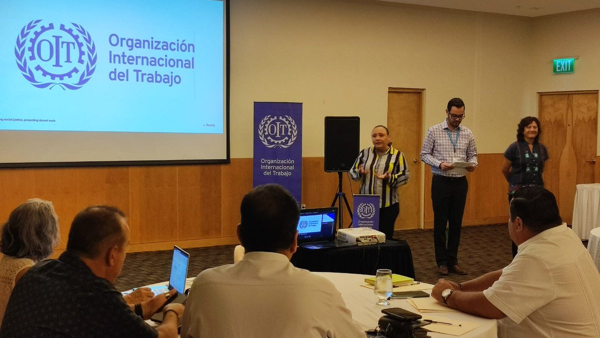 OITMexico's tweet image. En Quintana Roo, Mary C. Ellison de la @USEmbassyMEX y la Secretaria de Gobierno de la entidad, @cristtytorres, dieron inicio a las actividades del día del proyecto "Construyendo un enfoque integral de gobierno para combatir el #TrabajoInfantil y el #TrabajoForzoso en México".