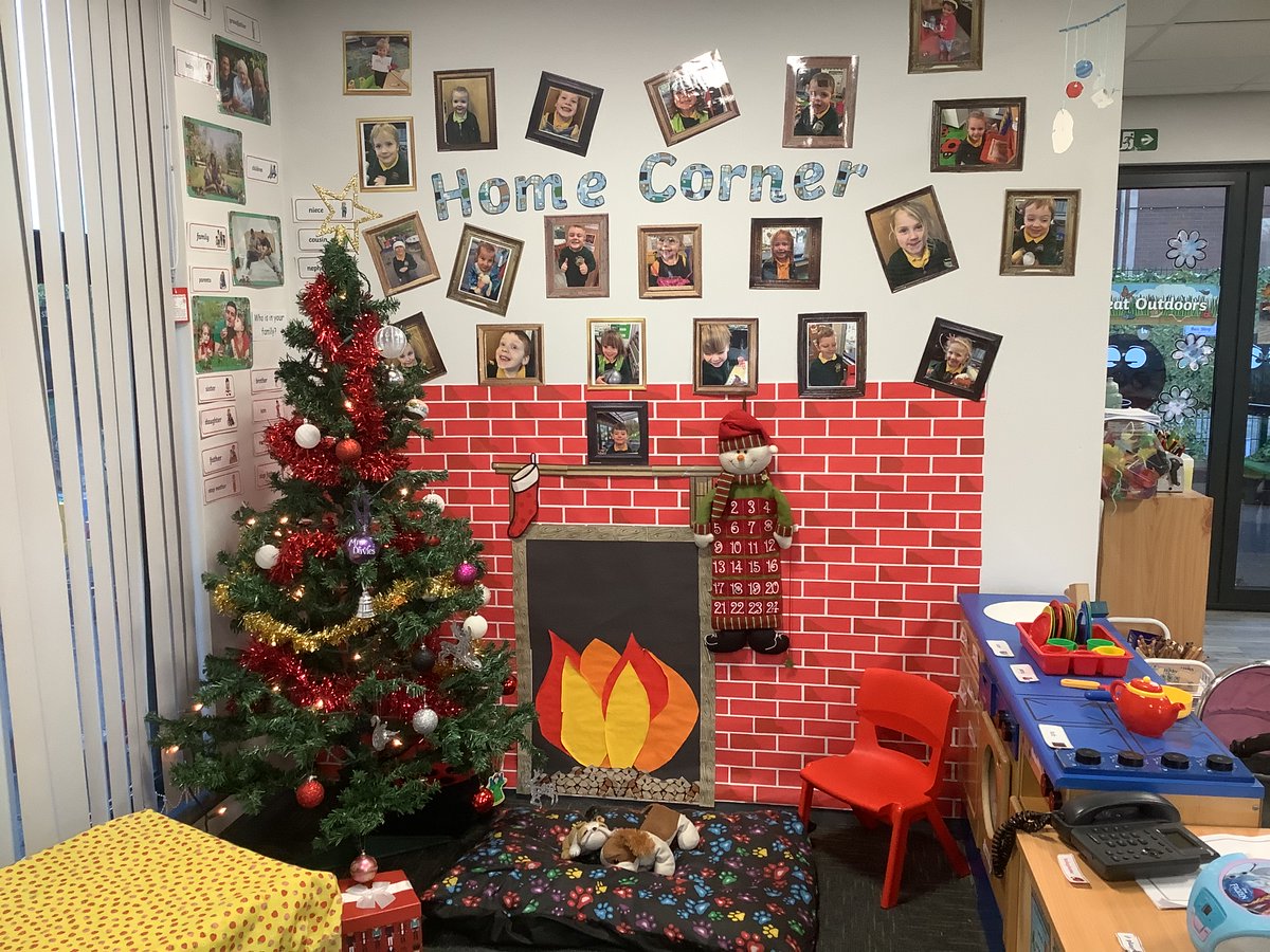 primary_meadows's tweet photo. Our home corner has had a Christmas make-over!! We can't wait to see the children's faces on Monday. 🎅🎄#gettingcosy #22moresleeps https://t.co/bGkMgYv2QE