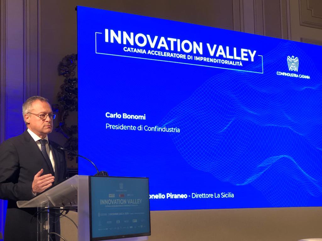 #2dicembre con l'amico Presidente <a href="/ConfindustriaCT/">Confindustria CT</a> Antonello Biriaco per #Assemblea2022. Un grande territorio industriale che con passione e tenacia è diventato la prima area esportatrice della #Sicilia, con un grande futuro nell'Etna Valley per ICT, #LifeSciences, Agritech.