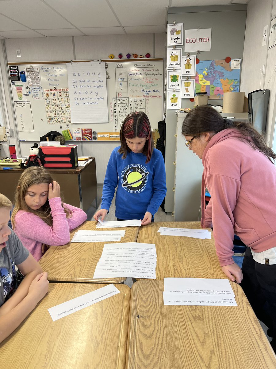 madamegraymason's tweet photo. Putting sentences from a story in chronological order. Such good workers. @CatWoodsES_LDSB @LimestoneDSB #corefrench #lalecture #fsl https://t.co/IcJLvxXjL2