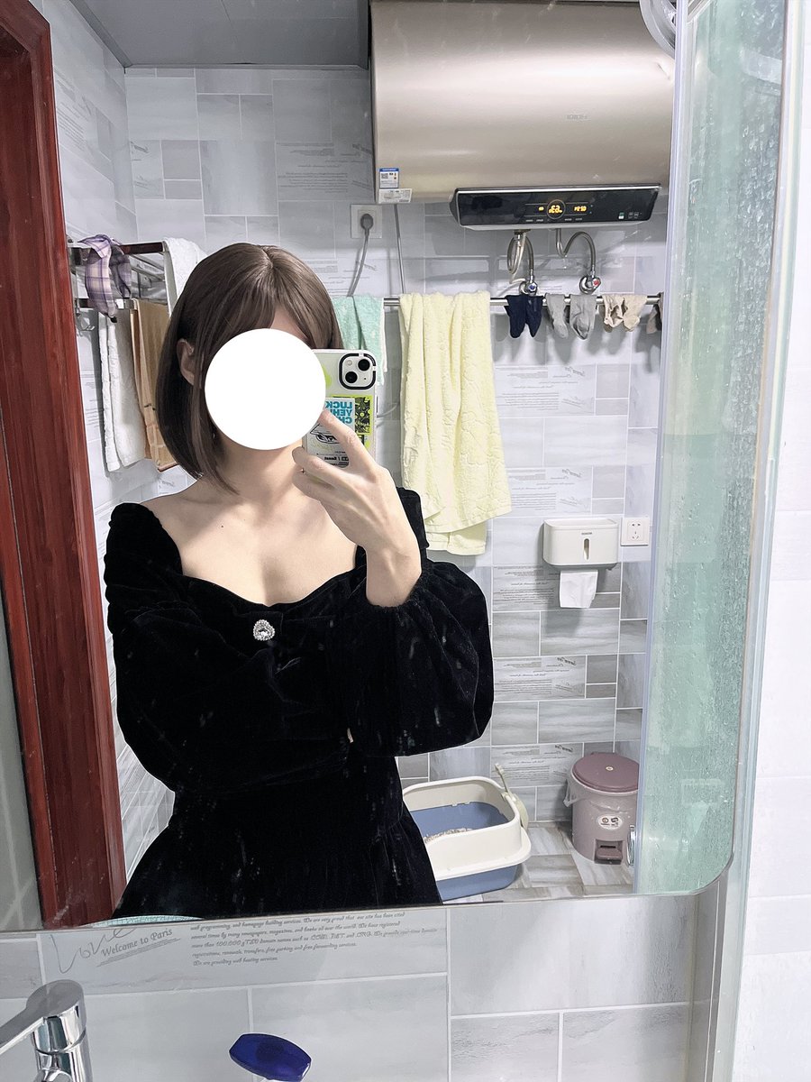 请推友们看奈奈，虽然我是平胸，但是挤一下还是有一点胸（肌）的 #伪娘 #女装子  #crossdresser https://t.co/kozhh6uzQP