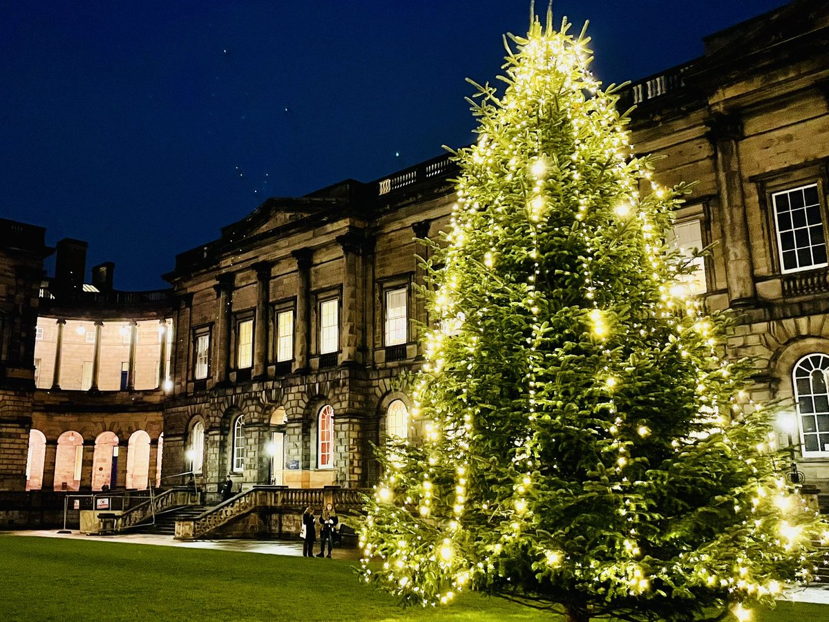 KJLBrack's tweet photo. Fantastic day at the Winter Graduations, celebrating our #MEdLL graduates from @MorayHouse and their incredible achievements. π§βπβοΈπ§βπ https://t.co/4jSRxJpZDR