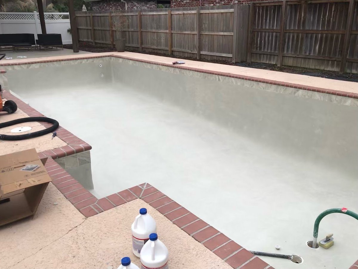 LucasFirminPool's tweet image. When you love what you do, what reason is there not to do it with a smile?! 😀 Here, Lucas is installing a heater with external bypass while the pool is being replastered. #replaster #poolheater #poolcontractor