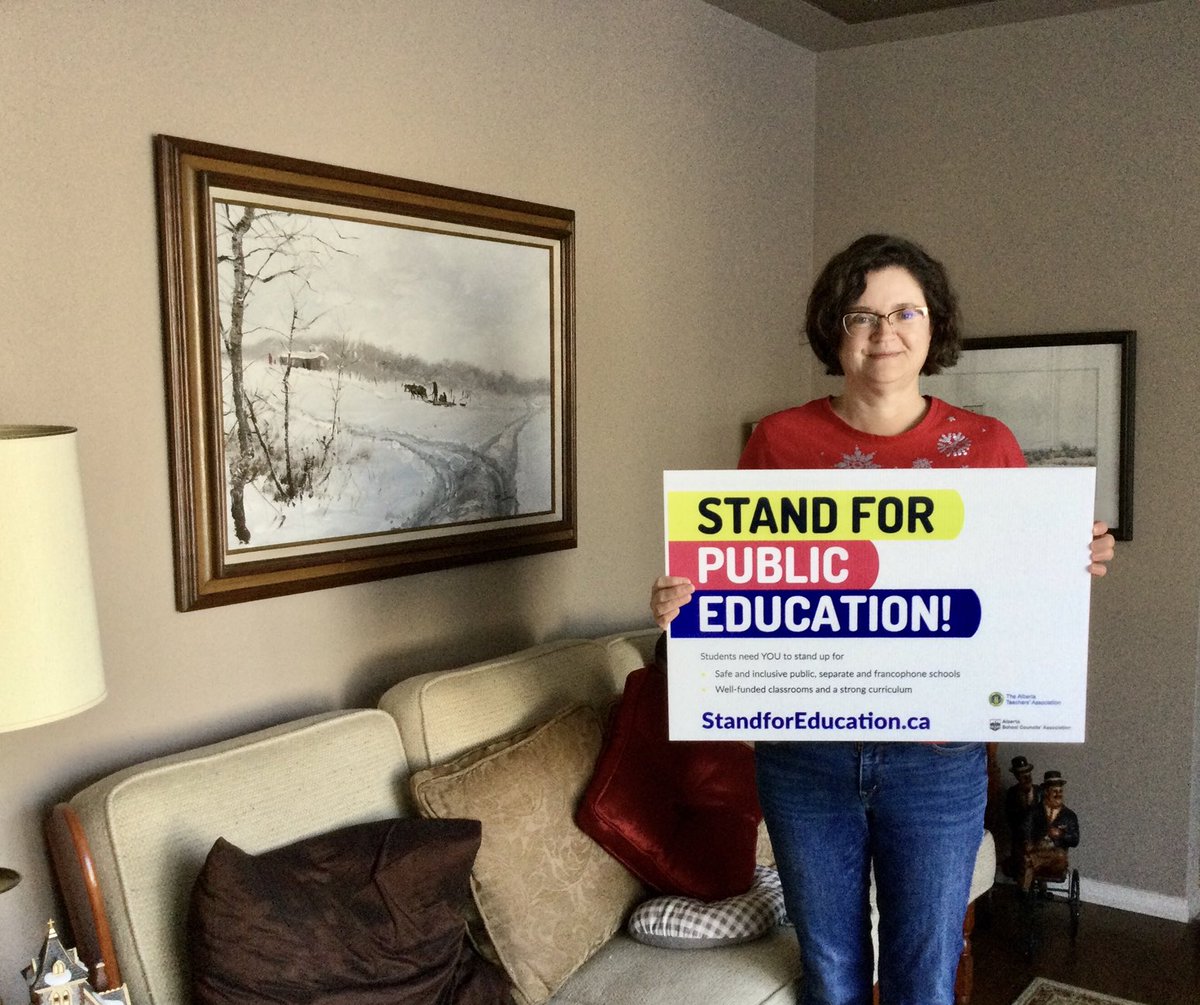 kiki66kat's tweet image. Mommy wears #Red4EdAB because80% of teachers are experiencing burnout!  A no mask policy and no to on-line learning is undemocratic. #RedforEdAB #EqualAccessForAll #StandForEducation #abed #publiceducationmatters